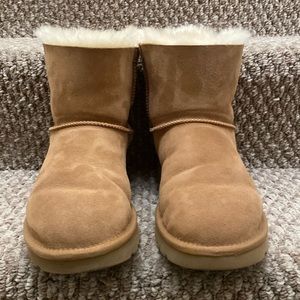 UGG Bailey Mini Bow Boot - Used, Like New!!
